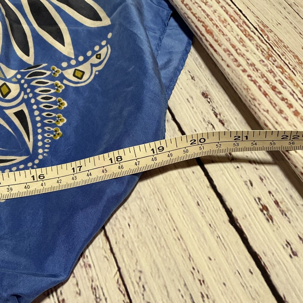 Banana Republic 100% silk kimono-style tribal/Art Deco pattern. Size M. - Picture 4 of 7